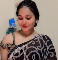 Radhika indipendent & meet webcam - escort in Mumbai Photo 2 of 3