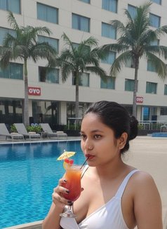 Radhika indipendent & meet webcam - puta in Mumbai Photo 7 of 9