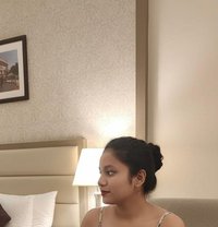 Radhika indipendent & meet webcam - escort in Mumbai