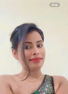 Radhika Kolkata Escort service - puta in Kolkata Photo 8 of 8