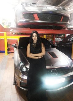 Radhika Singh Hot - puta in Dubai Photo 3 of 5
