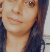 Radika HardTop cam session - Transsexual escort in Colombo