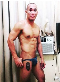 Radmassuer - Male escort in Makati City Photo 1 of 12