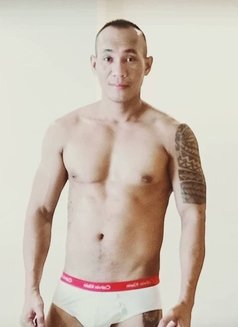 Radmassuer - Male escort in Makati City Photo 5 of 12