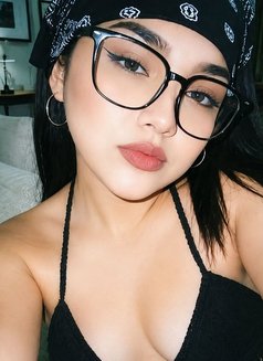 Rae Rae - puta in Manila Photo 1 of 1