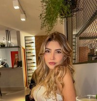 Rafaela - puta in Singapore
