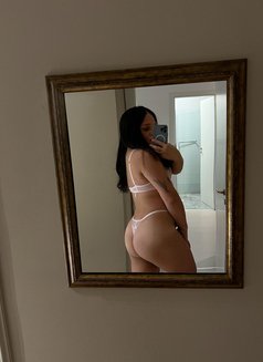 Rafaella Liz - Transsexual escort in Seoul Photo 5 of 6