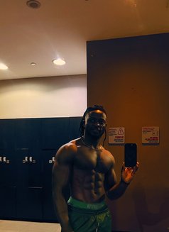 Raffy - Male escort in Dubai Photo 2 of 3