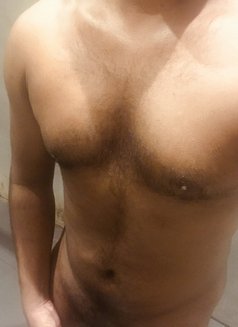 Rafi - Male escort in Beirut Photo 3 of 6