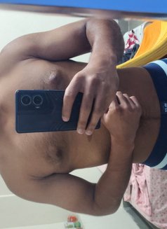 Raghav Pussy Driller of Jhansi - Male escort in Jhansi Photo 5 of 9