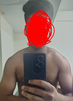 Raghav Pussy Driller of Jhansi - Male escort in Jhansi Photo 7 of 9