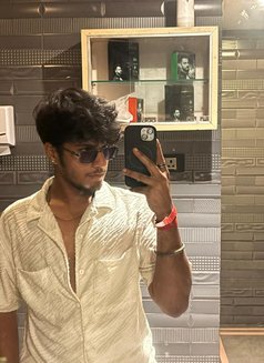 Raghav Sharda - Male escort in Kolkata Photo 1 of 2