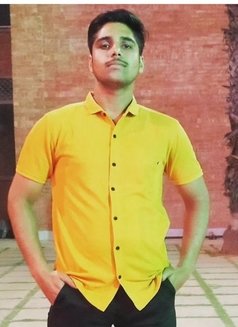 Raghav Yadav Pussy Driller of Kanpur - Male escort in Kanpur Photo 1 of 5