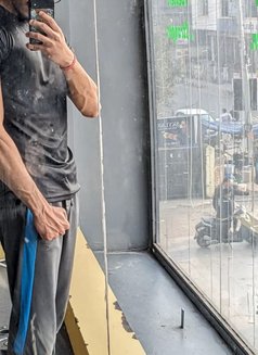Raghavv - Acompañantes masculino in Mumbai Photo 1 of 2