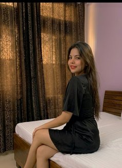 Ragini cam & meet - escort in Bangalore Photo 4 of 5