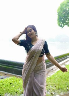 Ragini - escort in Kolkata Photo 2 of 3