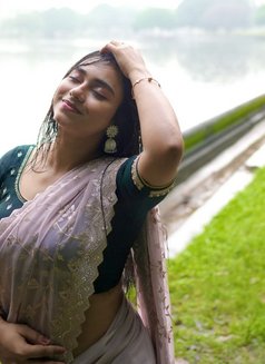 Ragini - escort in Kolkata Photo 3 of 3