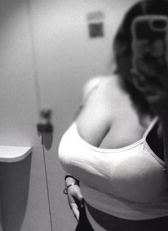 Ragini - escort in Mumbai Photo 2 of 2