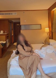 Roshni - escort in Guwahati Photo 1 of 3