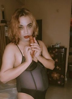 Raginicross - Transsexual escort in New Delhi Photo 2 of 5