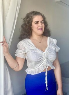 Raha - puta in Muscat Photo 8 of 9