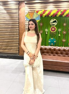 Raha Sharma - escort in Sharjah Photo 3 of 4