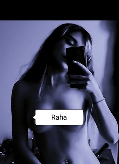 Raha - puta in Muscat Photo 1 of 5