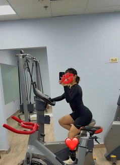 Raha - puta in Muscat Photo 4 of 4