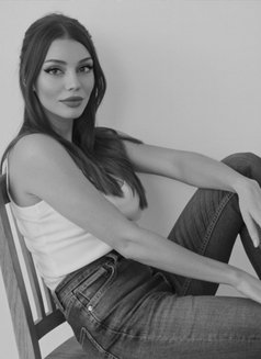 Rahaf - puta in Beirut Photo 6 of 6