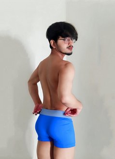Rahat - Male escort in New Delhi Photo 3 of 7