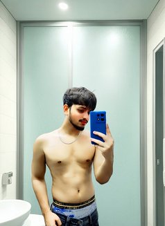 Rahat - Male escort in New Delhi Photo 7 of 7