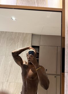 Rahufu - Male escort in Bangkok Photo 3 of 3