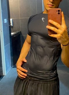 Rahul – 7 Inc Dick With Abs - Male escort in Hyderabad Photo 1 of 2