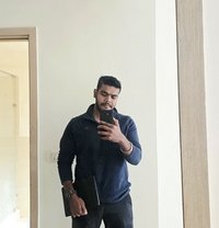 Rahul Dev - Acompañantes masculino in New Delhi