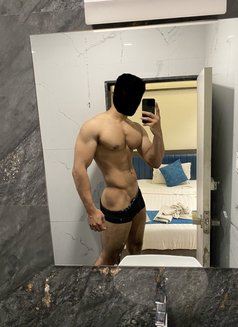 Rahul - Male escort in New Delhi Photo 1 of 1