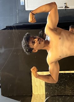 Rahul - Acompañantes masculino in Pune Photo 2 of 3