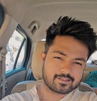 Rahul - Intérprete masculino de adultos in Ahmedabad