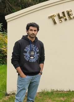 Rahul - Male escort in Bangalore Photo 3 of 3