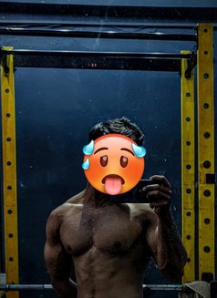 Rahul - masseur in Kolkata Photo 2 of 5