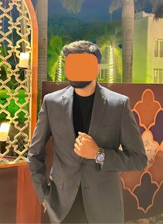 Rahul - Male escort in Mumbai Photo 1 of 5