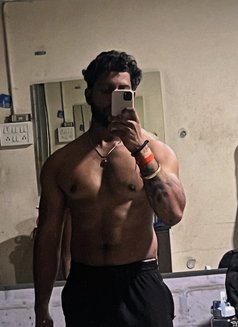 Rahul - Male escort in Mumbai Photo 1 of 3