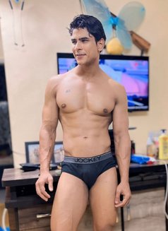 Rahul - Male escort in Mumbai Photo 2 of 5