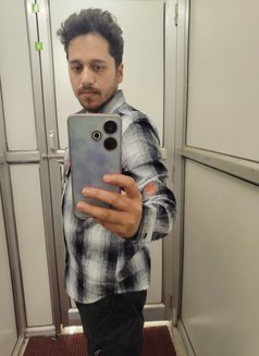 Rahul - Male escort in Mumbai Photo 1 of 3