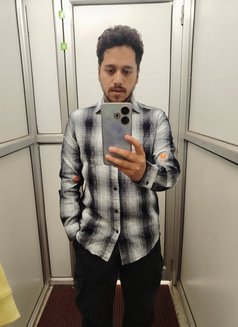 Rahul - Male escort in Mumbai Photo 2 of 3