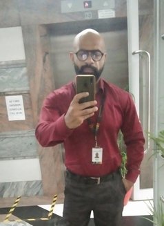Rahul - Male escort in New Delhi Photo 3 of 9