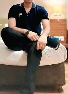 Rohit - Male escort in New Delhi Photo 4 of 5