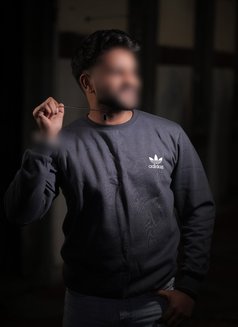Rahul - Acompañantes masculino in New Delhi Photo 2 of 3