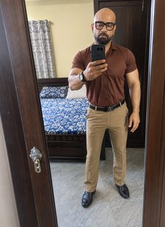 Rahul - Acompañantes masculino in New Delhi Photo 4 of 5