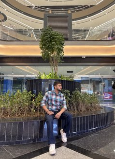 Rahul - Acompañantes masculino in Noida Photo 3 of 3