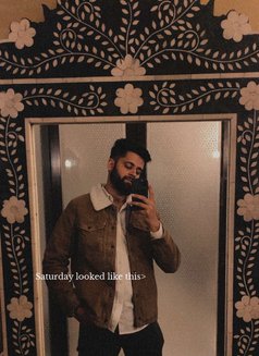 Rahul - Male escort in Noida Photo 2 of 4